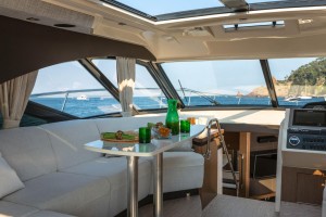 Nautica: SeaRay 510 Fly, debutto al Cannes Yachting Festival