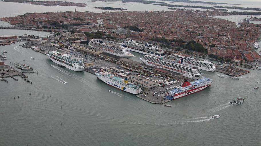 Terminal passeggeri alla Marittima, Venezia. Foto Porto di Venezia