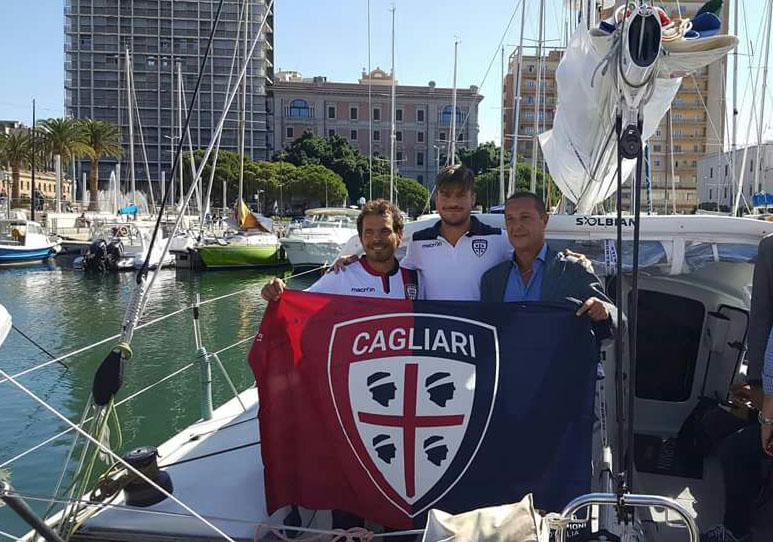 Il capitano del Cagliari, Dessena, bordo di Italia
