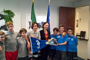 Atleti della Fraglia vela Riva dal console italiano Gloria Marina Bellelli a Miami