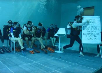 Y-40 The Deep Joy: in Italia la prima presentazione subacquea di un libro