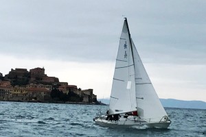 J24 in regata all'Elba Winter Cup