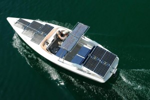 La barca solare Aquawatt 550 solar
