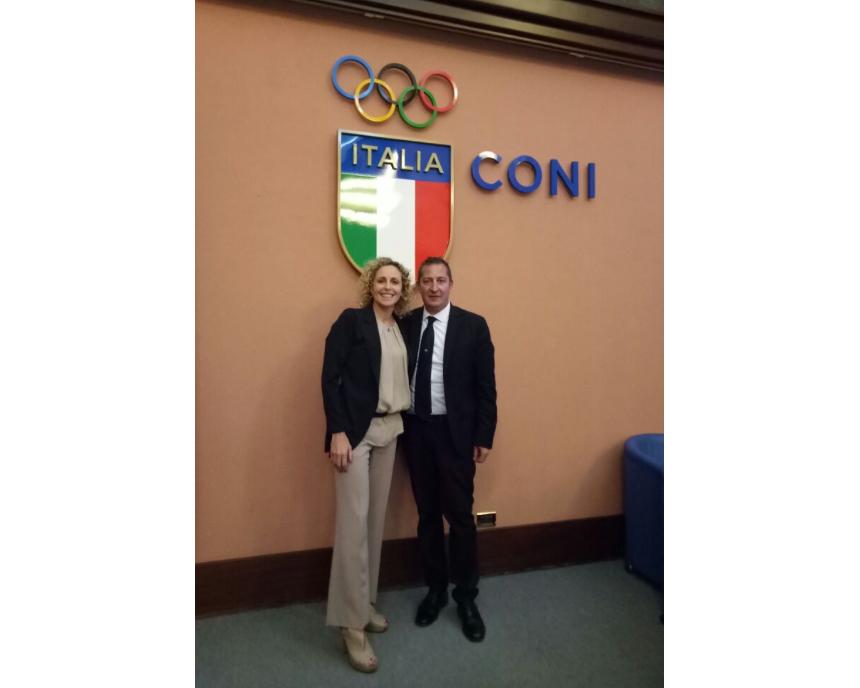 Alessandra Sensini con il presidente FIV Ettorre