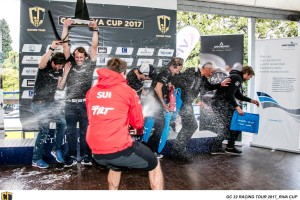 Champagne sul podio, courtesy Team Tilt. Foto ©: Jesus Renedo/GC32 Racing Tour