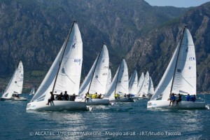 Altra grande giornata di vela nelle acque gardesane per il secondo evento della stagione ALCATEL J/70 CUP