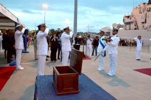 Taranto – La Marina Militare saluta nave Aliseo