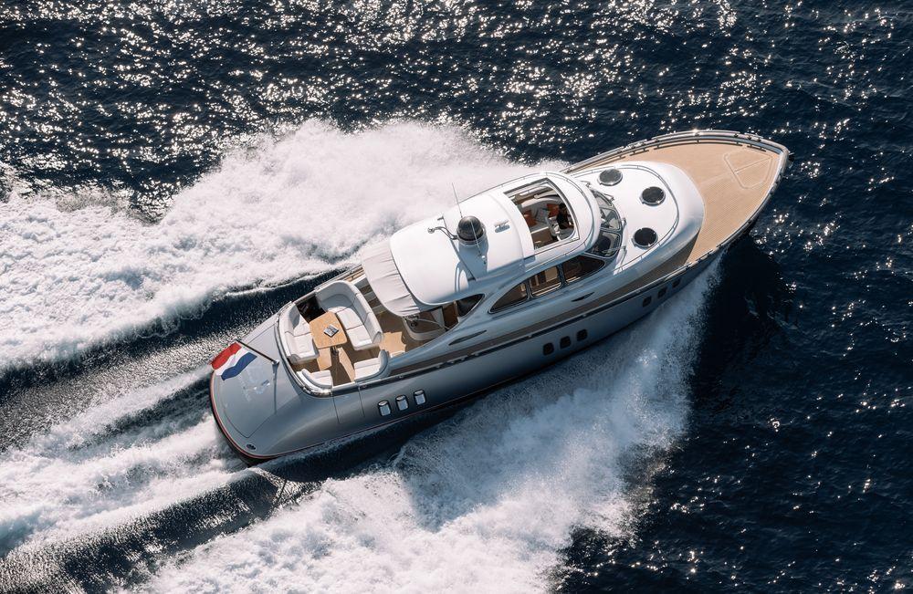 Zeelander Z55 sport cruiser made its european debut at the Cannes Yachting festival 2017