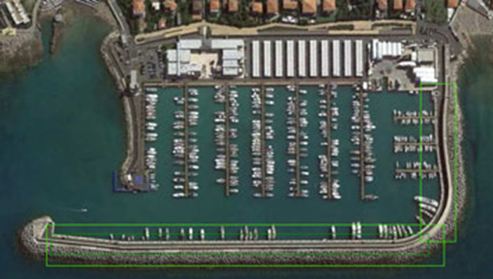 Marina Cala De' Medici, vista aerea del porto con indicazione delle aree di intervento