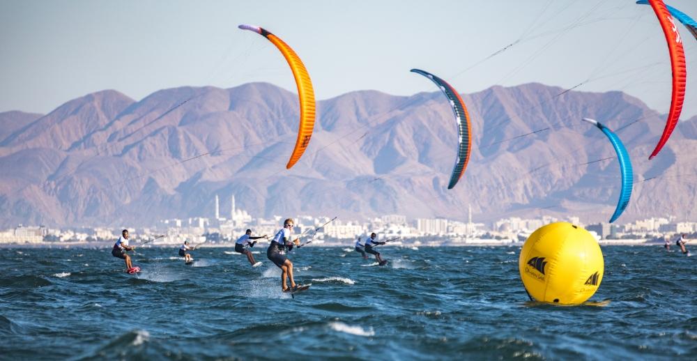 Leaders tighten grip on top spots in stellar conditions at Oman Formula Kite World Championships