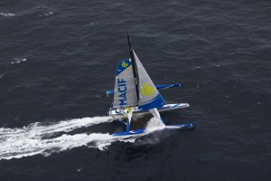 Solo round the world: François Gabart increases his lead at the equator