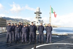 Si è svolta il giorno 29 dicembre nel porto di Messina a bordo di Nave RIZZO la cerimonia di avvicendamento del Comandante Tattico dell’ Operazione Mare Sicuro
