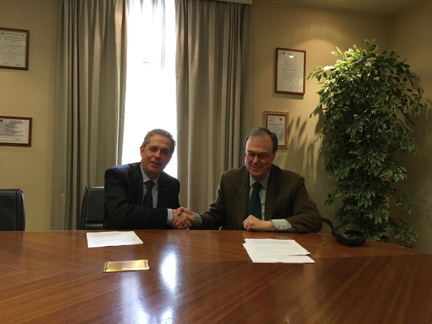 Il Legale Rappresentante di ENR Prof. Ing. Francesco Beltrame e il Presidente e Amministratore Delegato di CETENA S.p.A. Dott. Sandro Scarrone