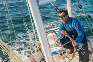 Day 18: Golden Globe Race - Philippe Péché leads through the Doldrums