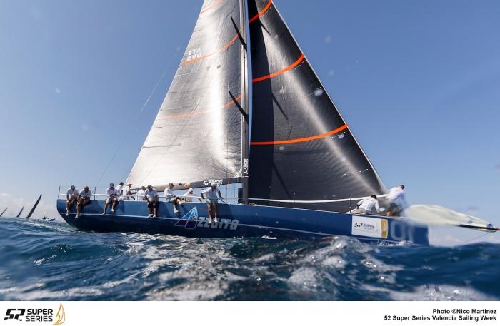 52 Super Series Valencia: Azzurra fights to hold off her rivals