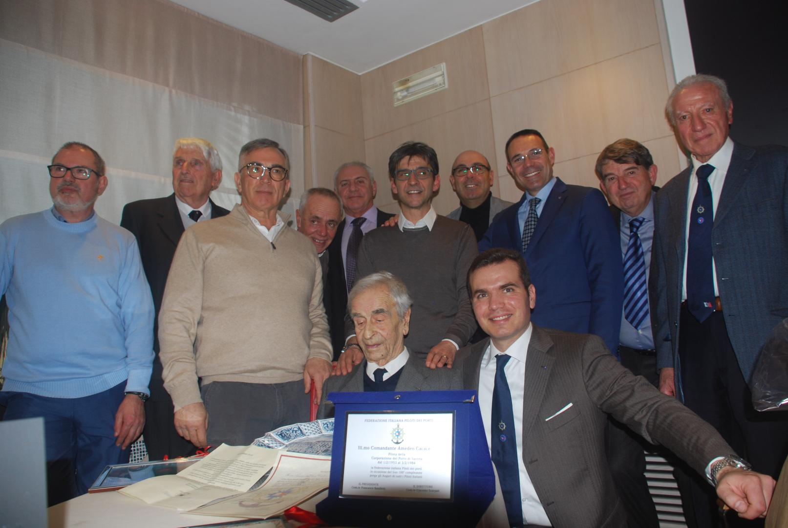 Fedepiloti e i piloti di Savona festeggiano il centenario del Cacace