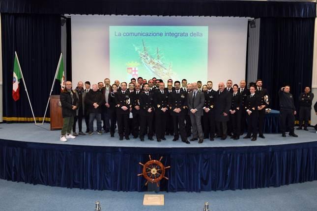 Corso di pubblica informazione e comunicazione per il personale militare civile nella base navale di Taranto
