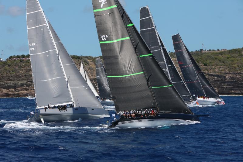 A superb start to the 2019 RORC Caribbean 600 in Antigua saw 76 boats from over 20 countries in the 600 nmile 
non-stop race. Bella Mente, Wizard and Caro in IRC Zero