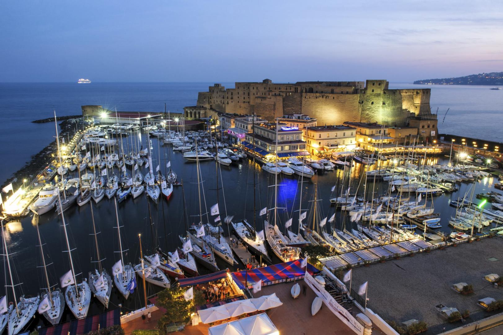A poco più di 24 ore dall’inizio della Rolex Capri Sailing Week arrivano nel golfo di Napoli oltre 120 imbarcazioni che parteciperanno all’evento internazionale