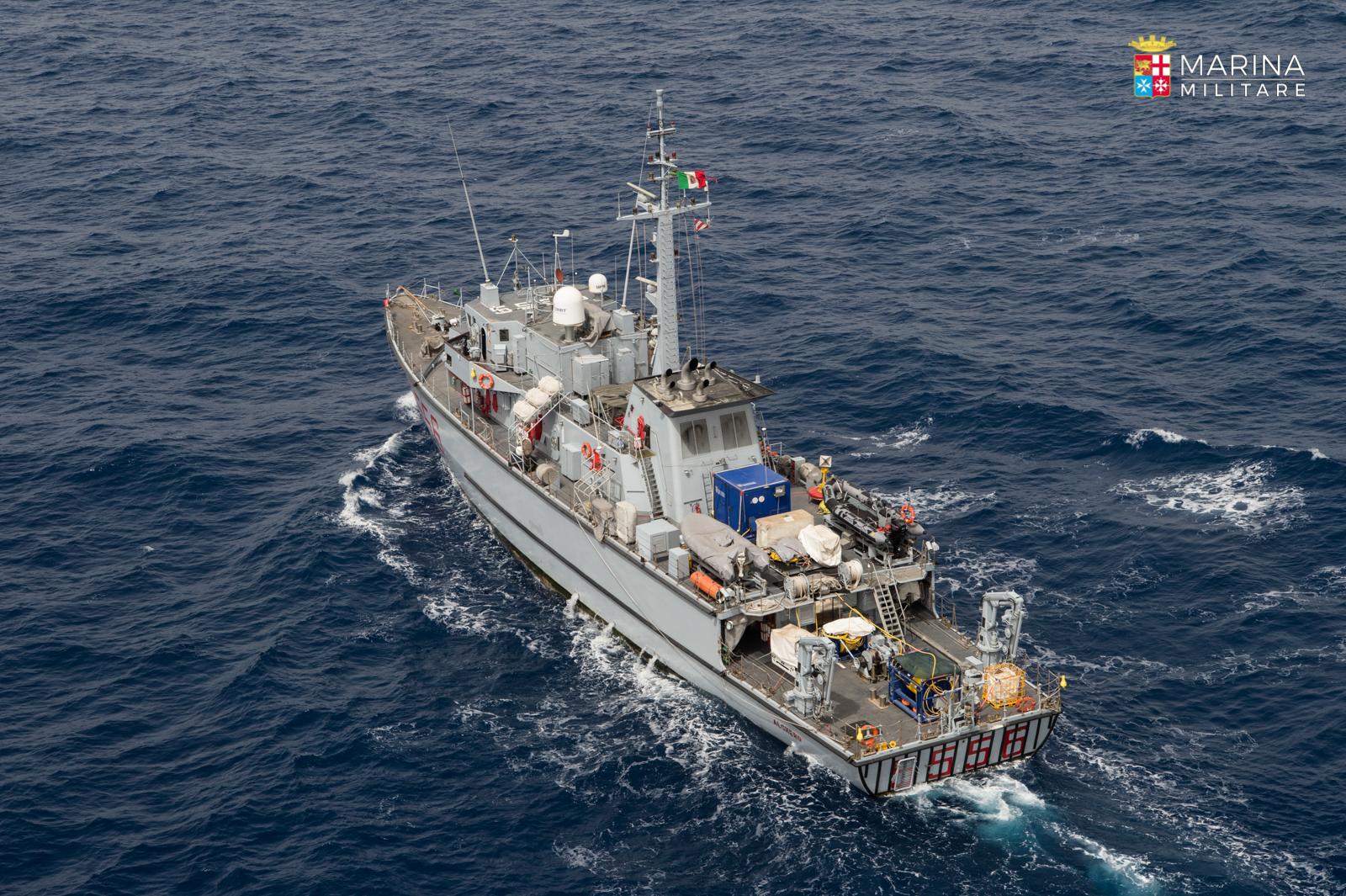Nave Alghero (con Nave Crotone, Termoli, Vieste e Unità Navali alleate) prendà parte all’esercitazione di contromisure mine. Copyright Marina Militare
