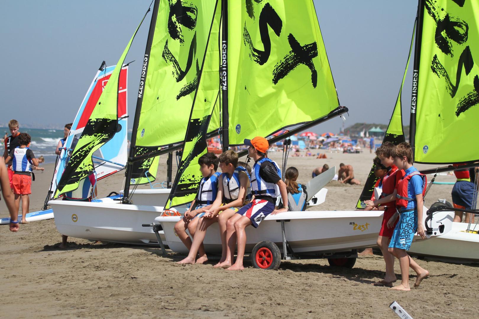 I giovani dell'Istituto Borgo Ragazzi Don Bosco a lezione di vela: lo sport come scuola di vita