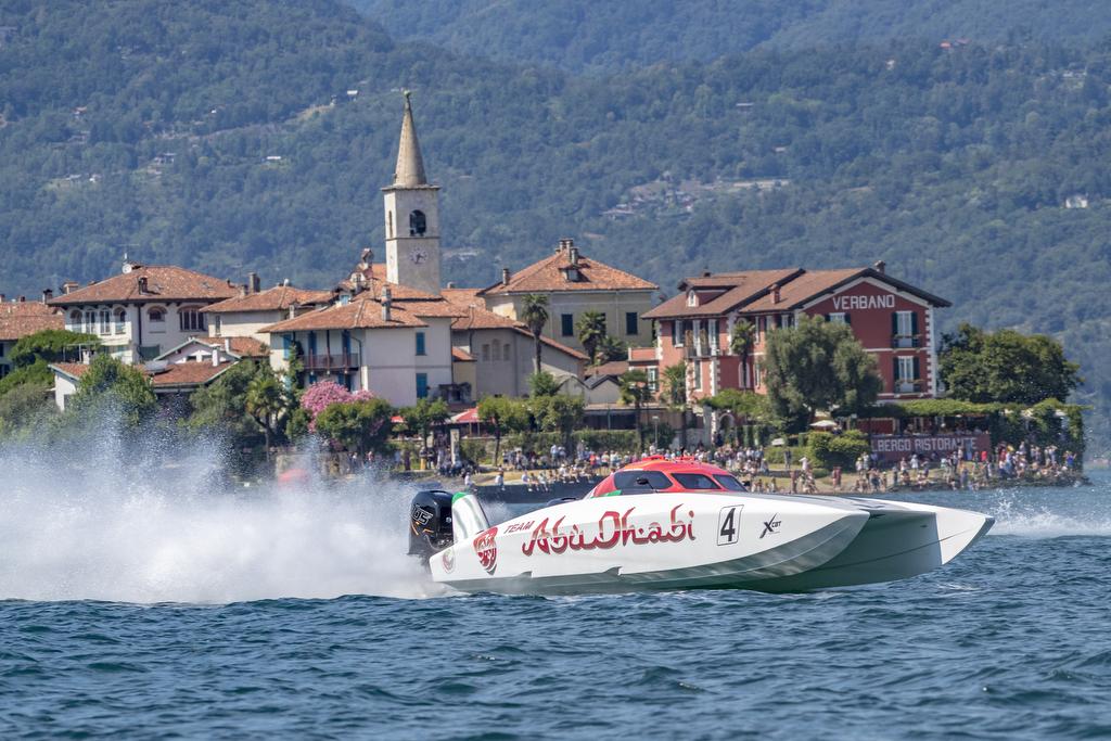 The UIM XCAT World Championship is racing in Stresa