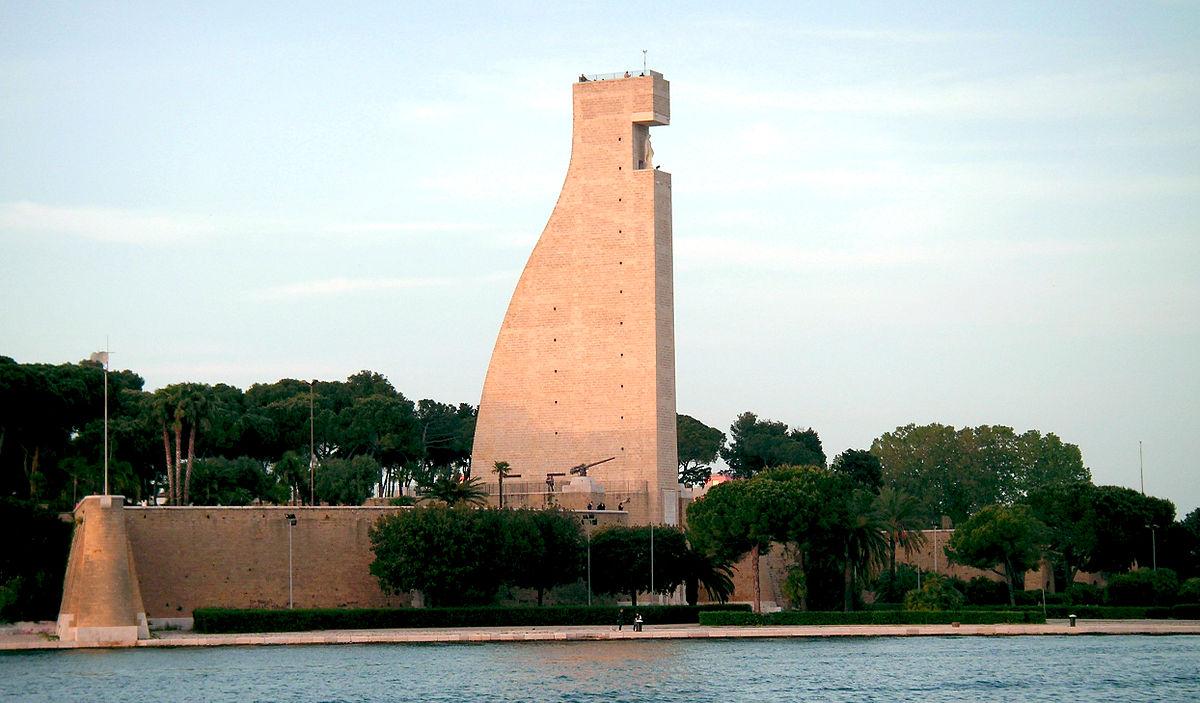 Monumento al Marinaio d'Italia, Brindisi