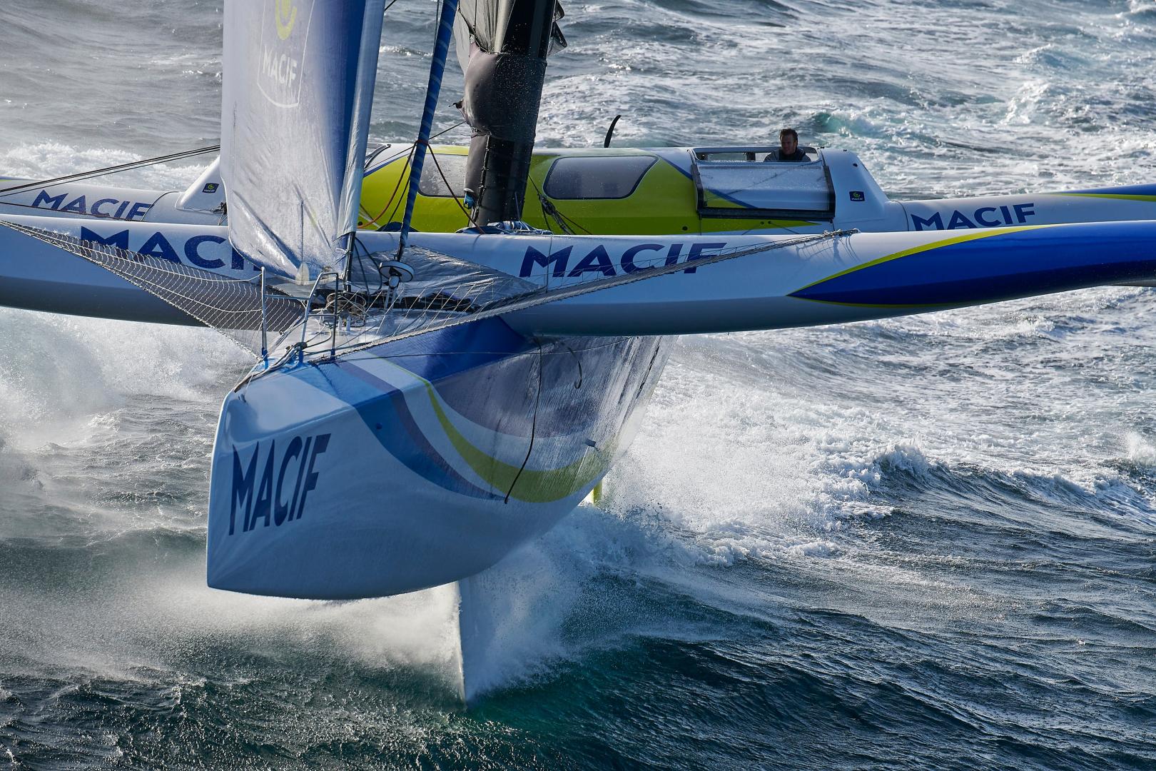 Brest Atlantiques race - The trimarans make their own way