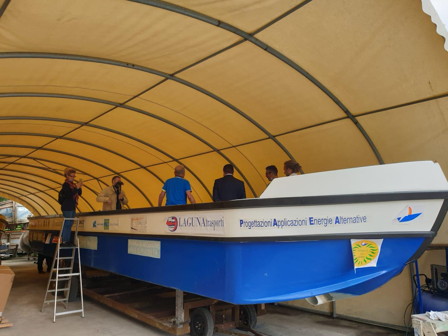Venezia: nasce la prima barca green per il trasporto climatizzato di opere d'arte
