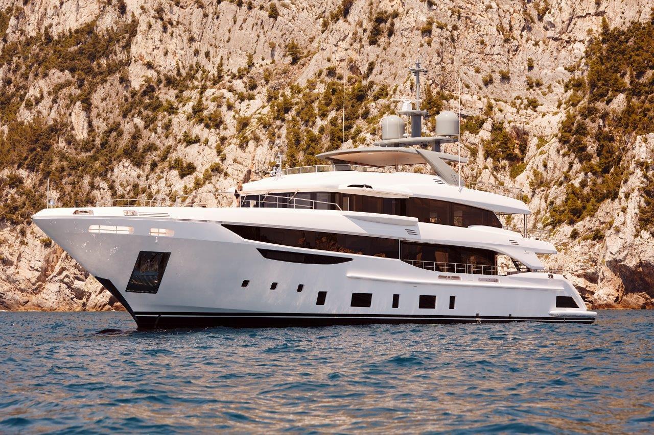 Benetti delivers the first Diamond 145: 44 meters of Majesty