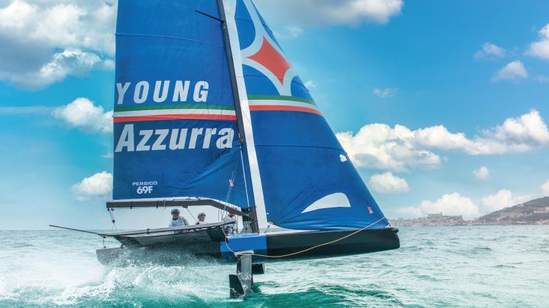 Young Azzurra training in Gaeta with the new branded sails