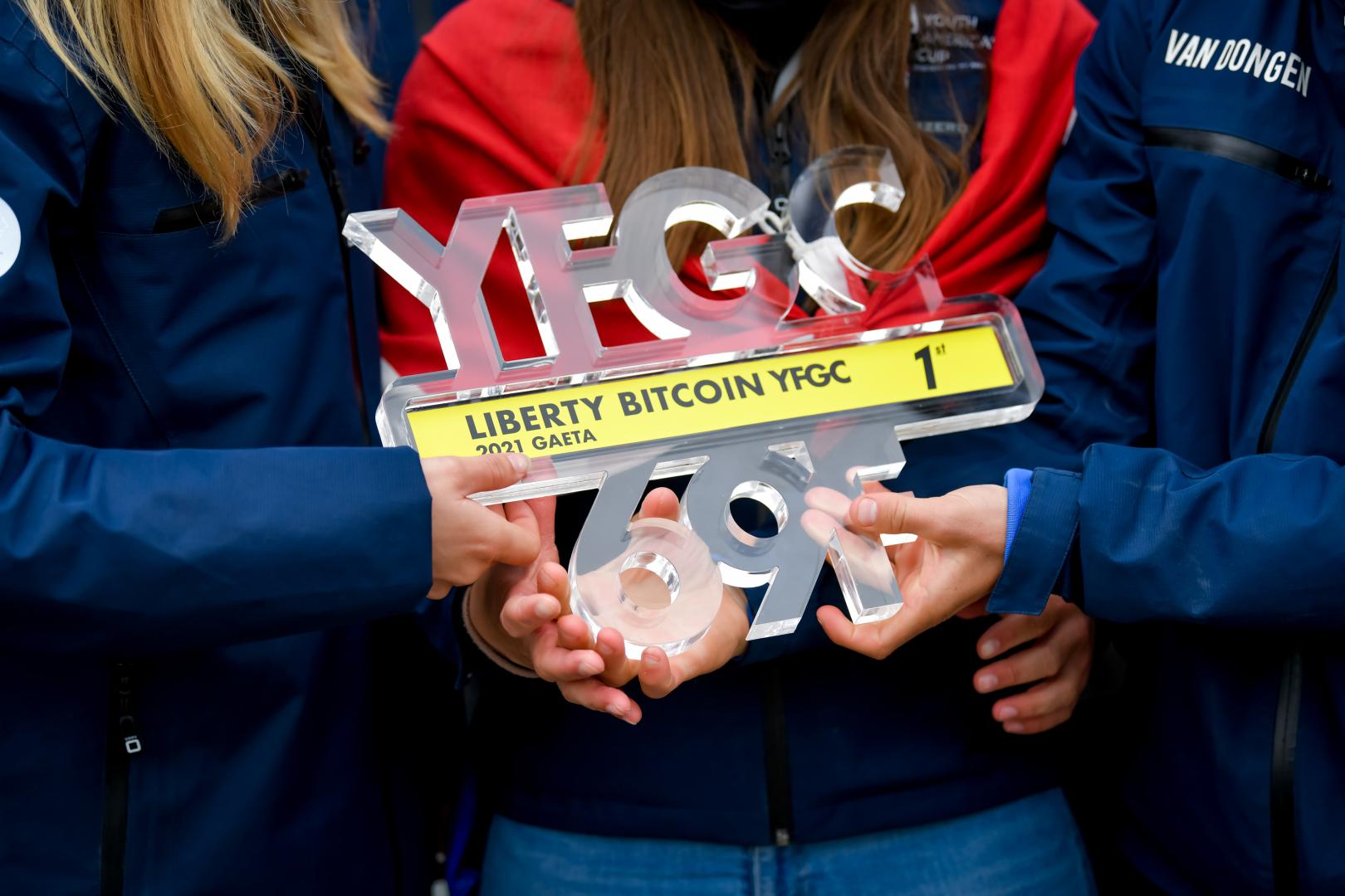 Il Team DutchSail - Janssen de Jong, domina e vince la prima tappa della Liberty Bitcoin YFGC, nel mito dell’Olandese Volante