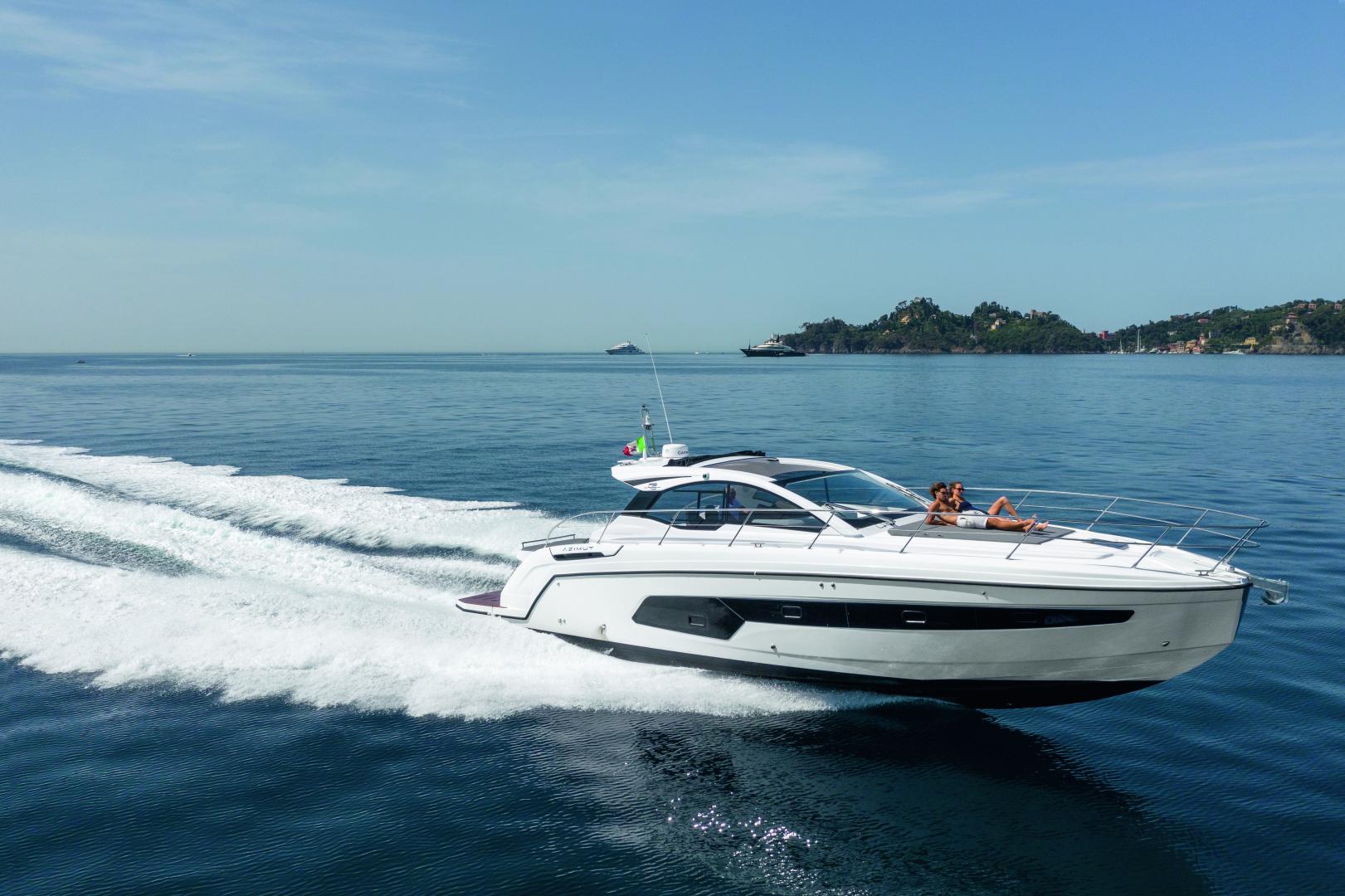 Always the pioneer: Volvo Penta’s Assisted Docking system set to confirm Azimut Yachts rule the waves
