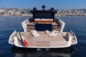 Blu Emme Yachts al Cannes Yachting Festival 2021 con Evo V8