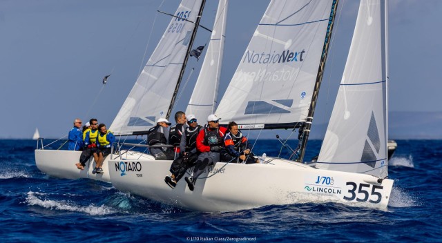 Equipaggio del notaro e velista Luca Domenici durante l'ultima regata di Punta Ala