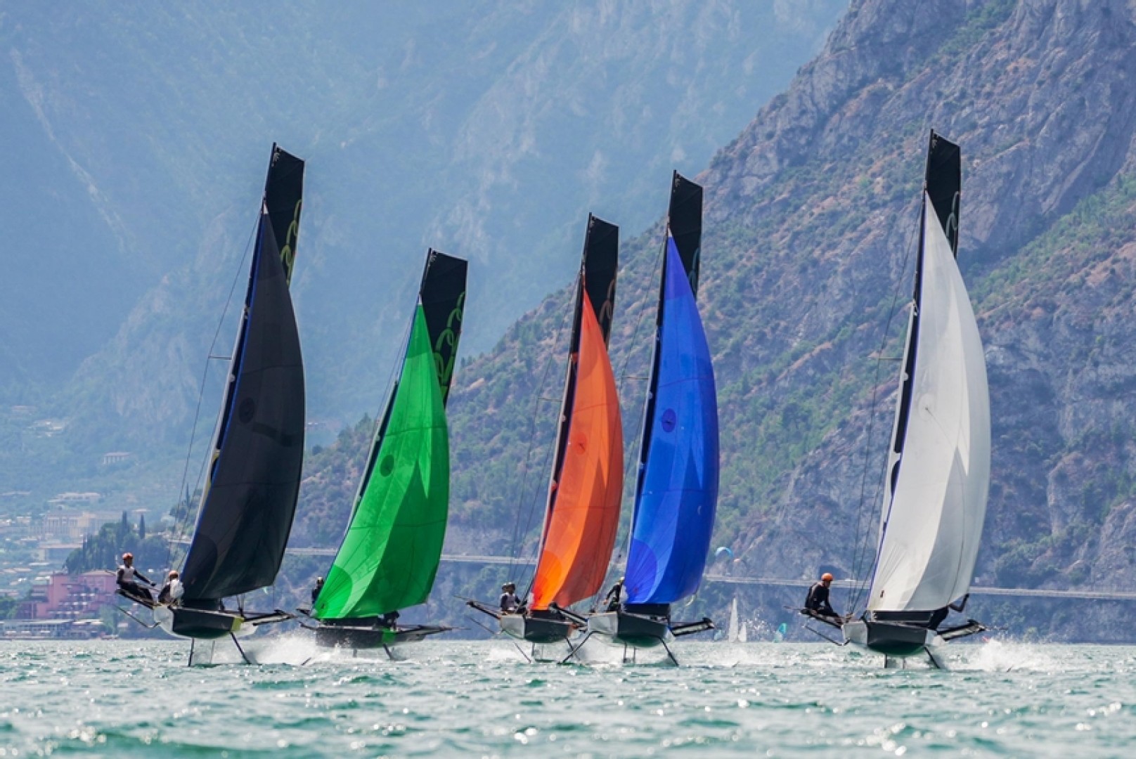La Foil Academy FIV powered by Luna Rossa fa tappa sul Lago di Garda