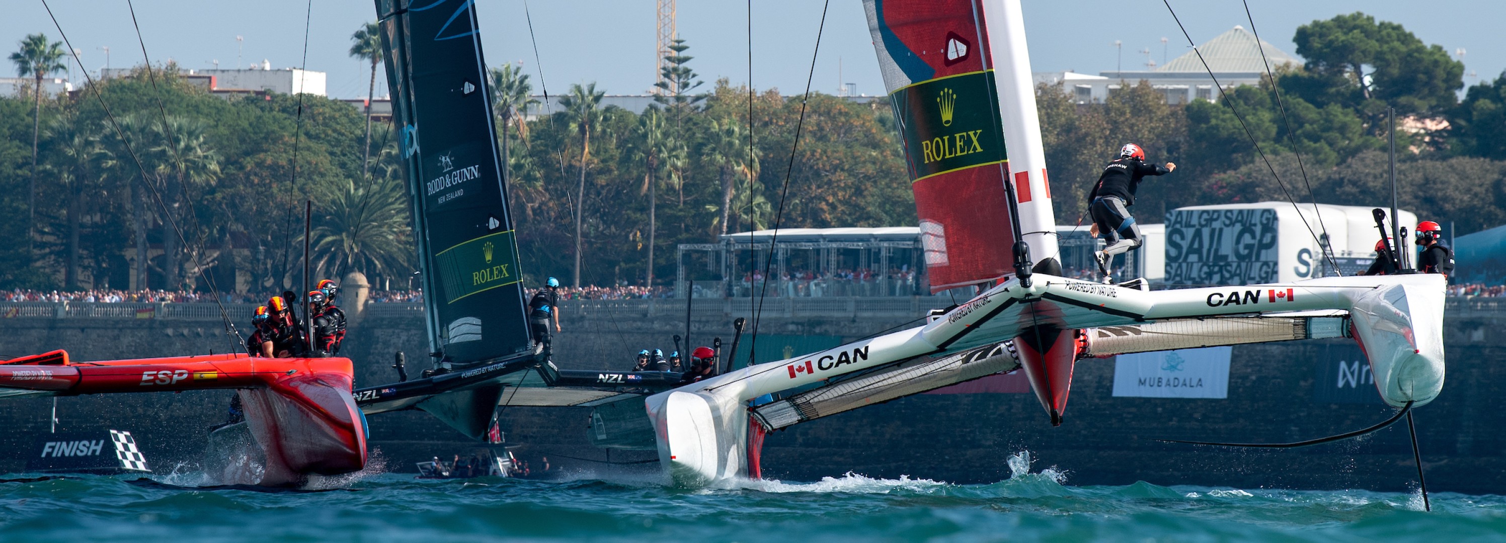 Host Spain and France claim wins in Cádiz but race three victory puts Australia on top