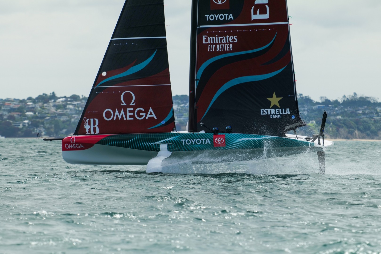 America's Cup, Kiwis dig into the foil data