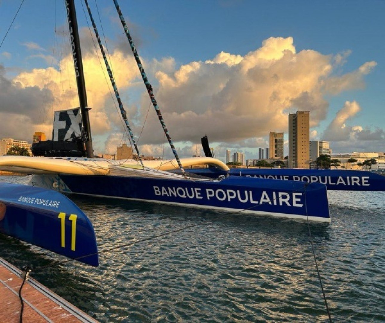 Damage to Le Cléac'h's Maxi Banque Populaire XI on Ultim Challenge-Brest