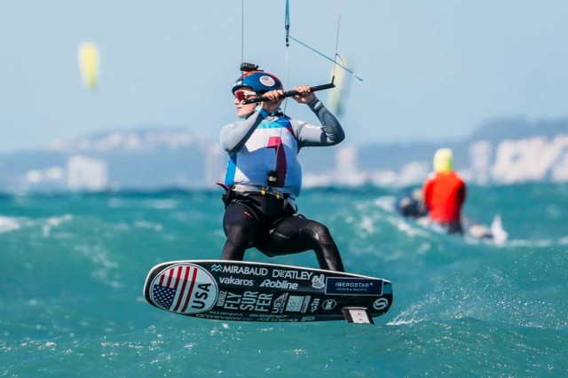 Moroz thrives in nuclear conditions on opening day of World Cup series in Palma