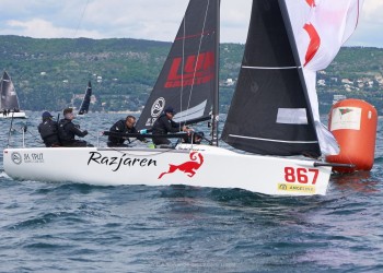 Il croato Razjeren al comando dopo la prima giornata delle Melges 24 Sailing Series 2024 a Trieste
