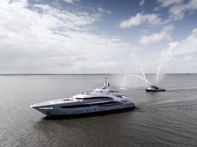 Heesen liefert Cinderella Noel IV ab 50M lange Smart Custom-Yacht mit HybridAntrieb