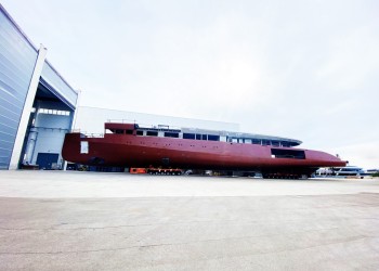 Isa Custom 80m enters the outfitting phase