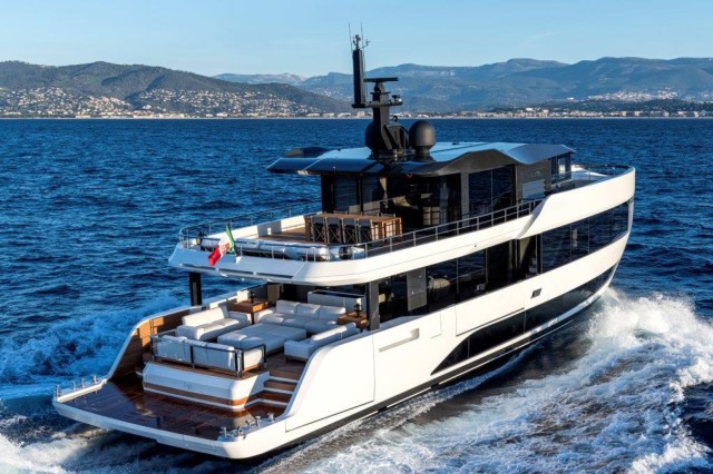 Arcadia Yachts: two new units sold