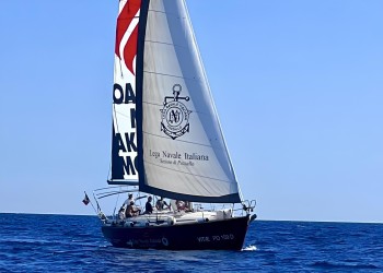 Salpa Vela e Salute iniziativa della Lega Navale Italiana con le barche della legalità