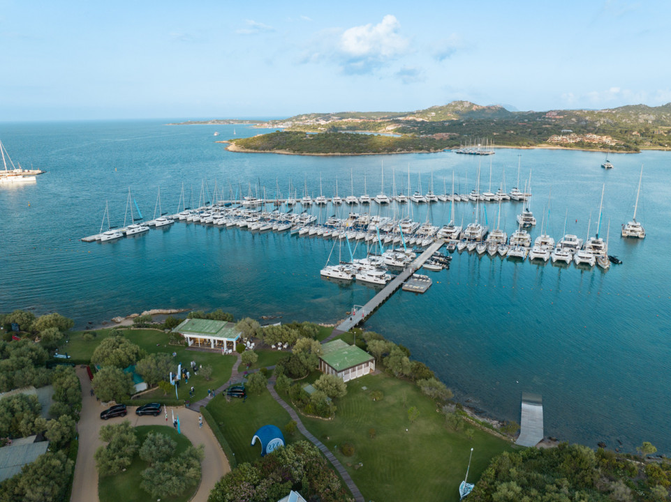 Cala dei Sardi trionfa ai Blue Marina Awards 2024