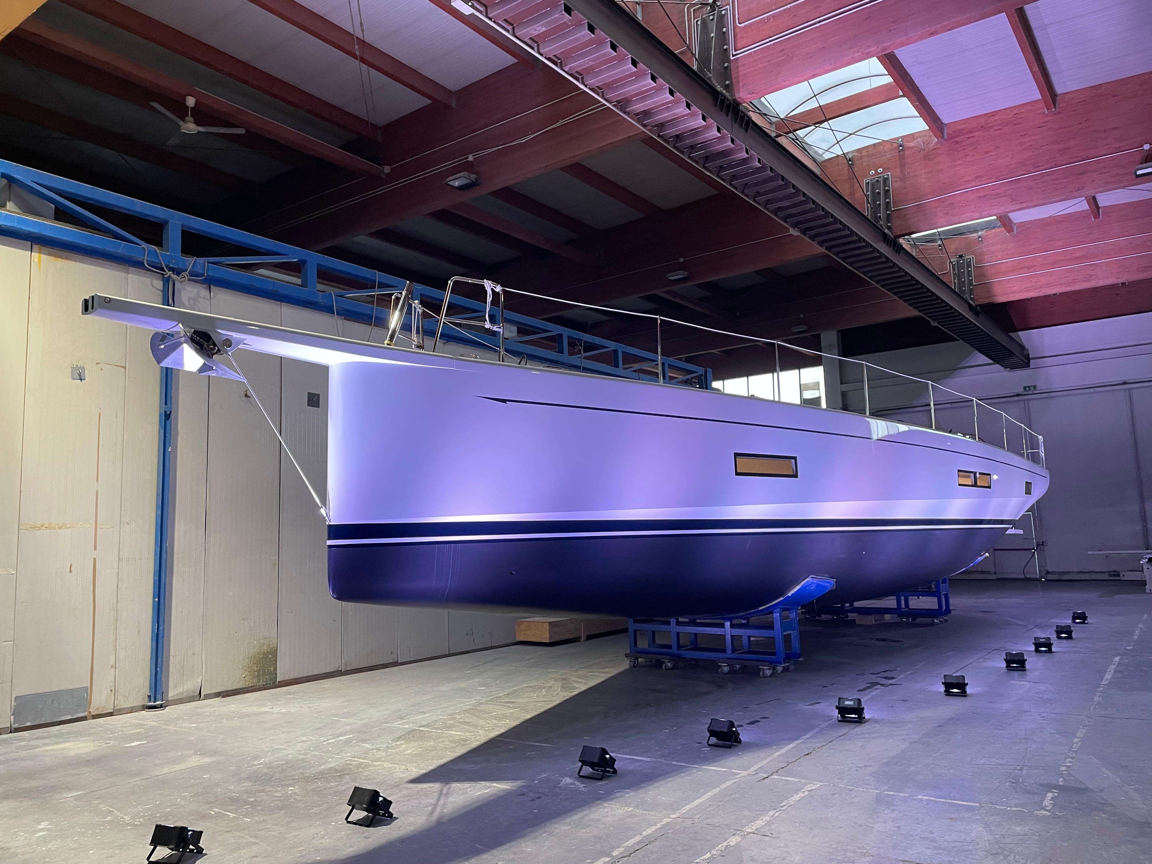 Maxi Dolphin presenta MD58ab, nuovo fast cruiser custom firmato Alejandro Bottino