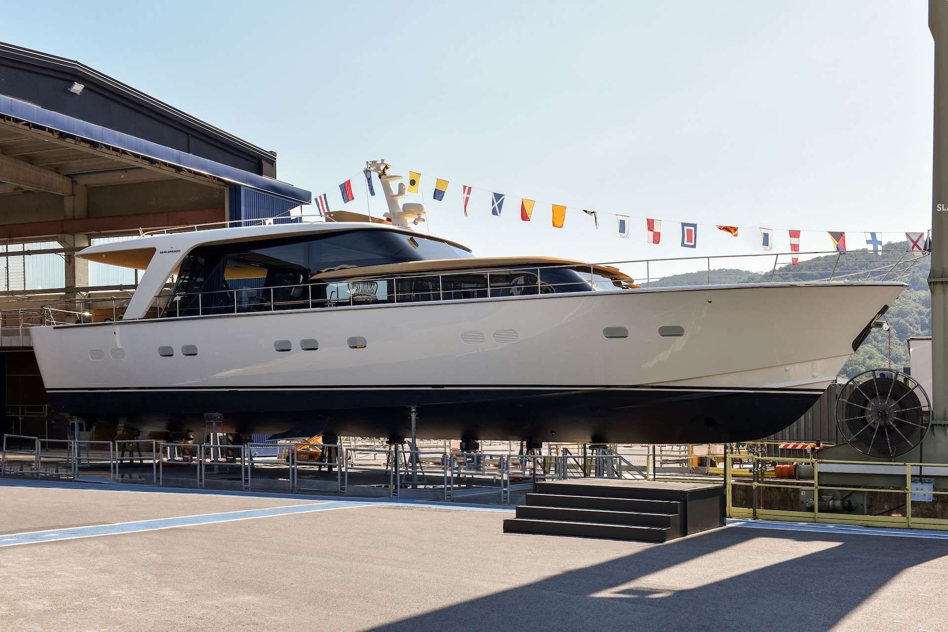 Sanlorenzo SHE, debutto al Cannes Yachting Festival 2026
