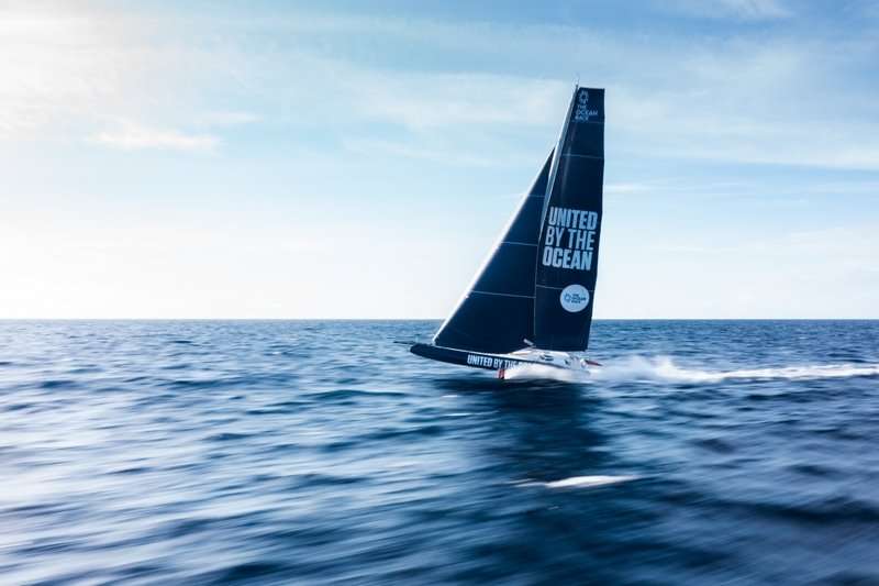 La flotta di The Ocean Race Atlantic resta compatta dopo la prima notte in mare: si profila una drag race verso est
