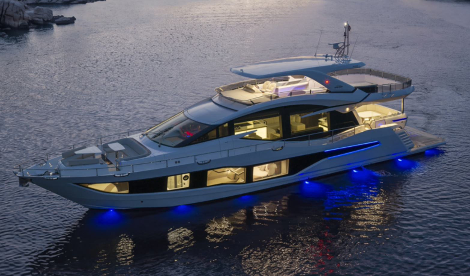 Galeon 800 FLY debutta a Cannes come ammiraglia